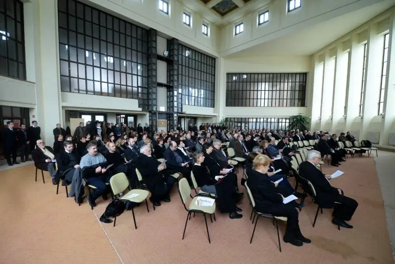 Eml&eacute;kez&eacute;s