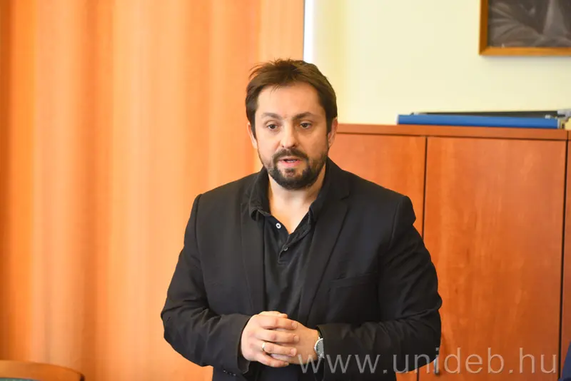 Lak&oacute; Zsigmond