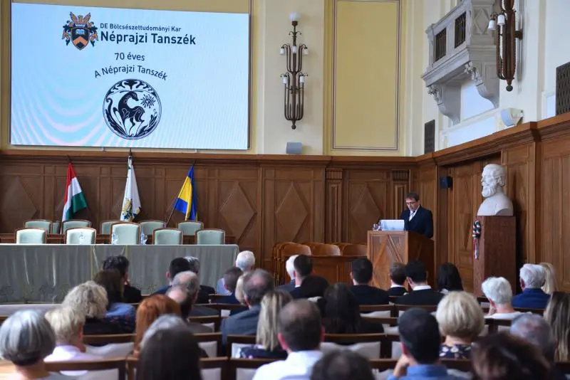 Dr. Kem&eacute;nyfi R&oacute;bert