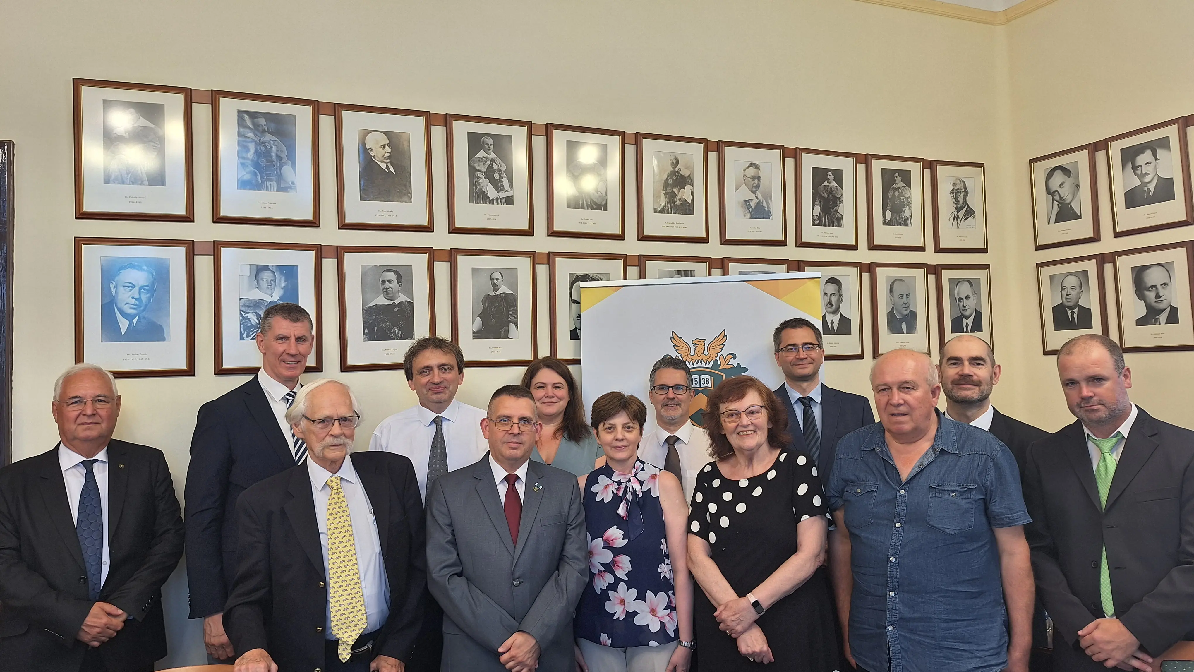 kit&uuml;ntet&eacute;sek