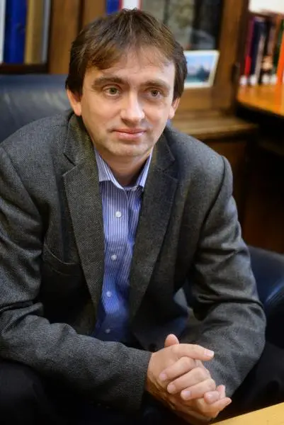 Kem&eacute;nyfi R&oacute;bert