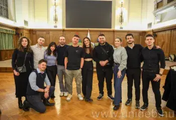 New foreign students welcomed with dinner